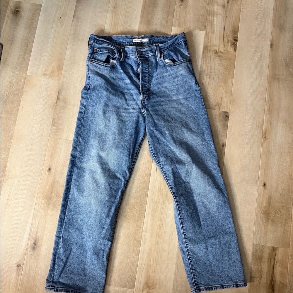 Women’s Levi’s rib cage straight